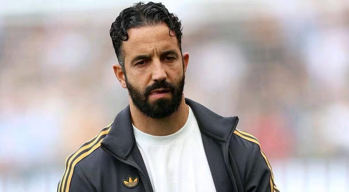 欧文：阿莫林是曼联主帅的合适人选，不能把责任都归咎于教练